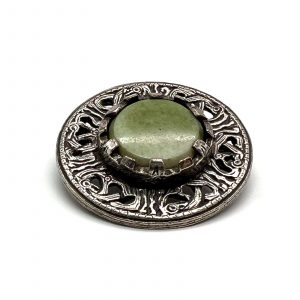 Costume kilt pin
