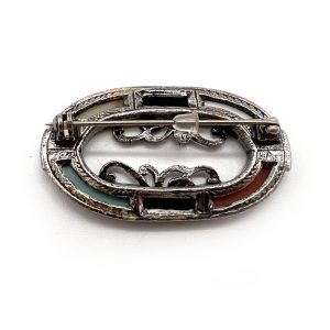 Oblong kilt pin