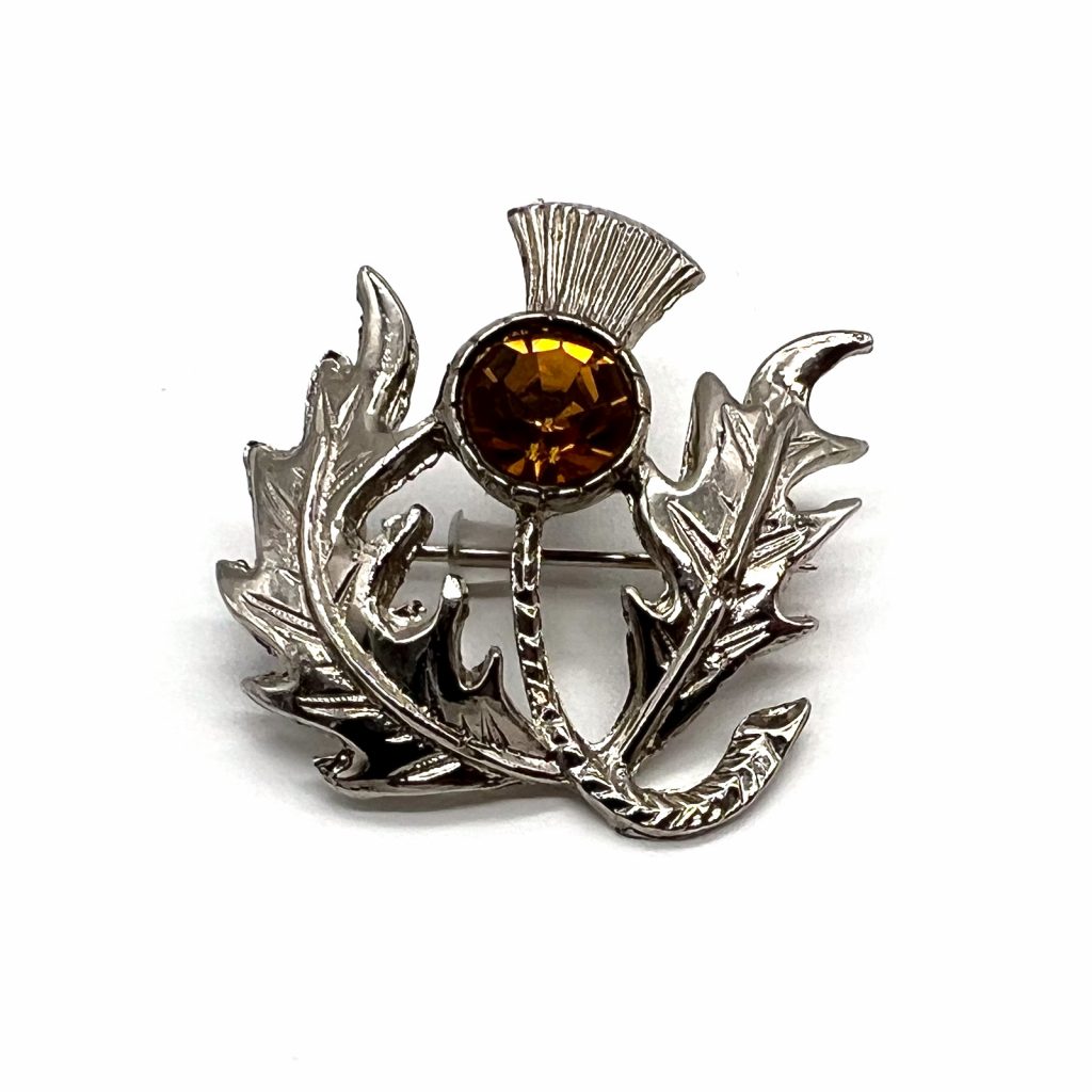 Costume kilt pin