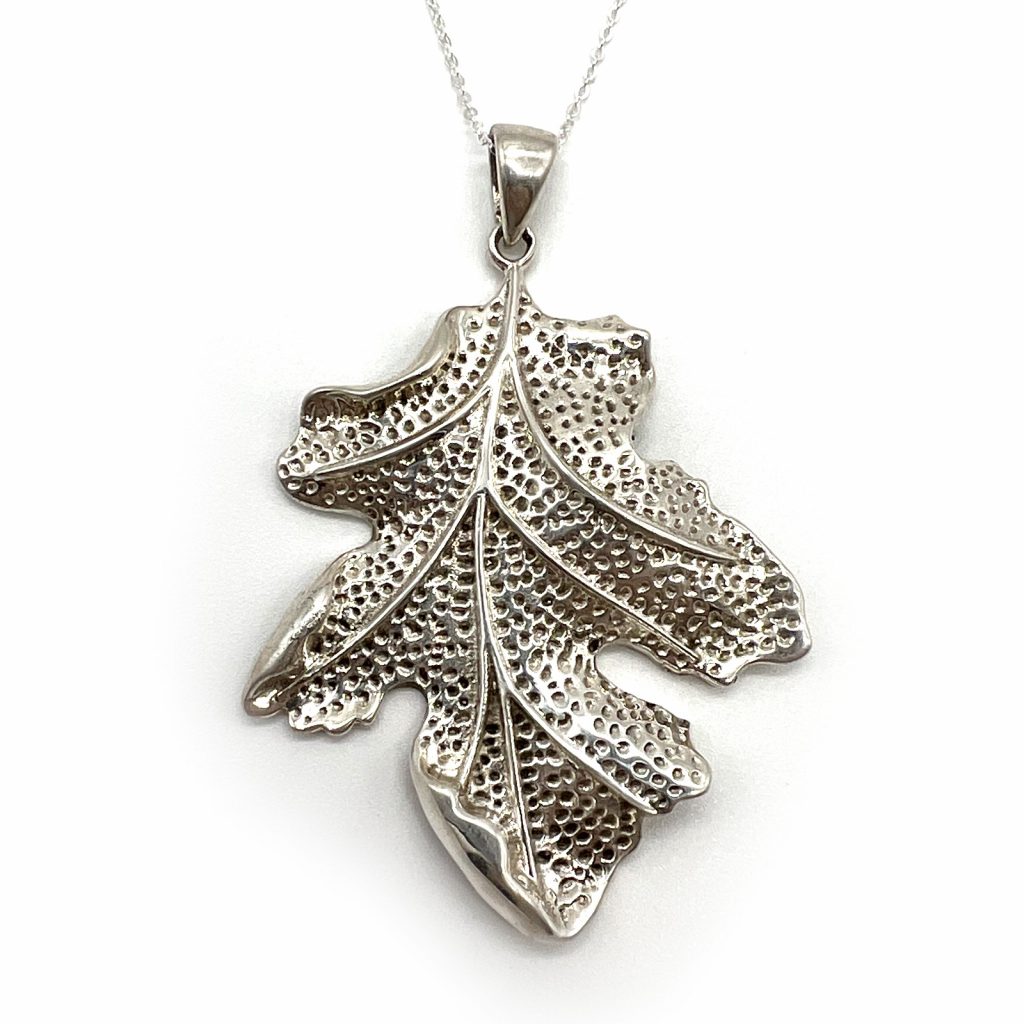 Leaf pendant