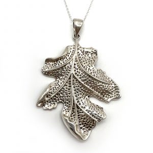 Leaf pendant