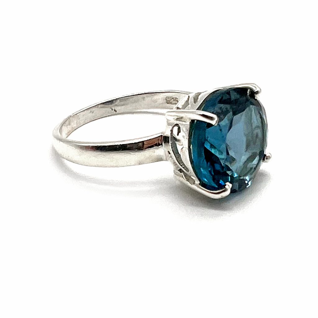 London blue ring