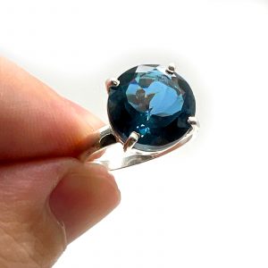London blue ring