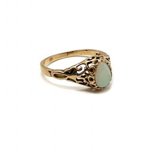 Vintage 10k Gold & Opal Ring — Size 9 $295