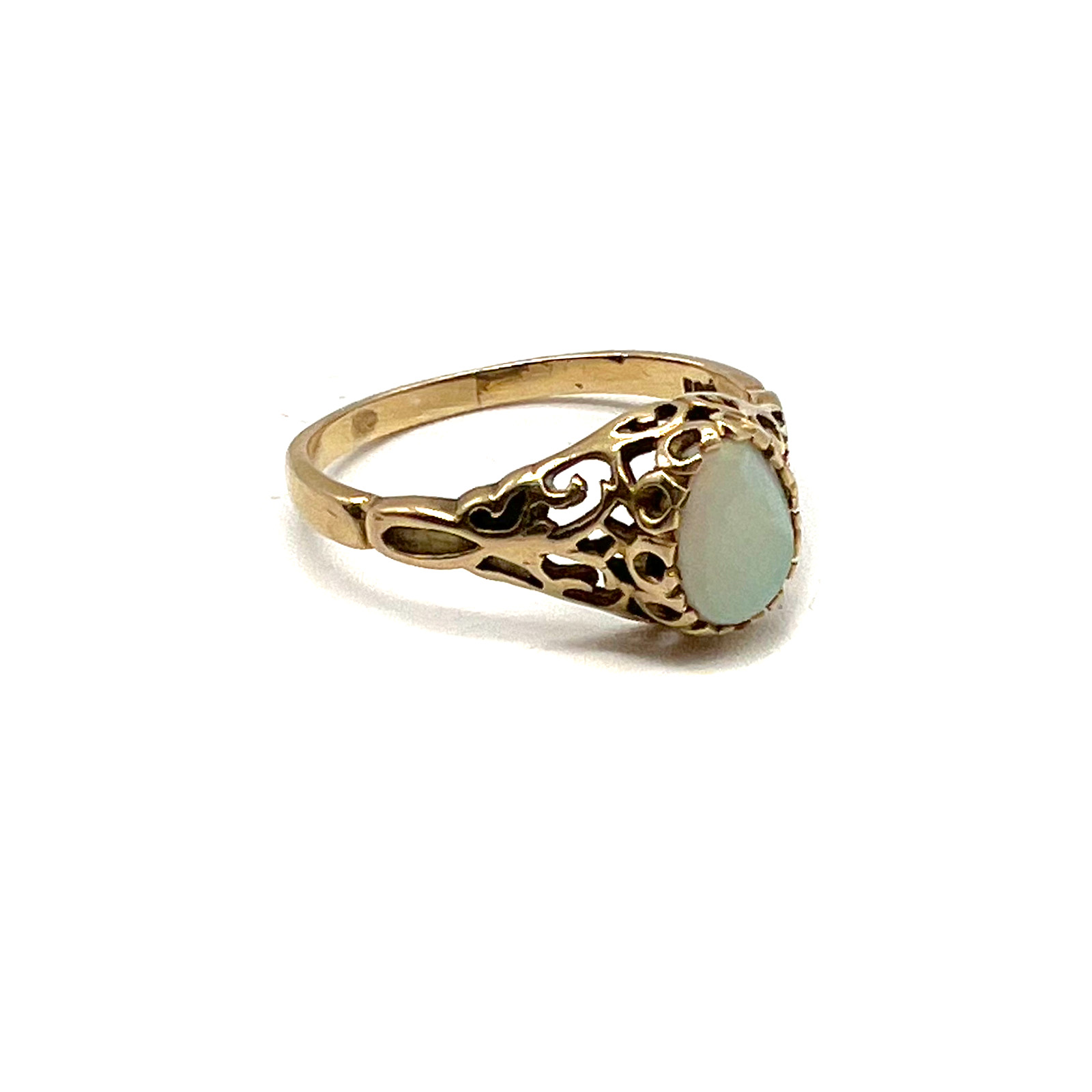 Vintage 10k Gold & Opal Ring — Size 9 $295